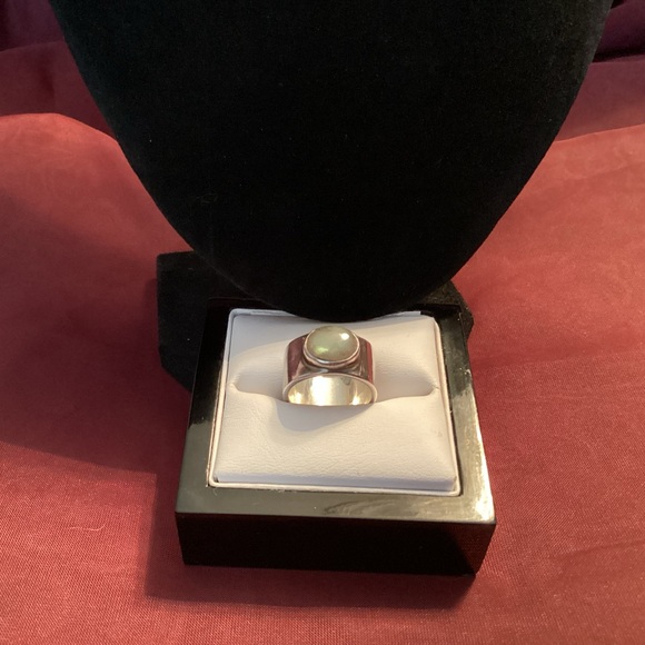 Labrodite and Silver Ring - Picture 3 of 8